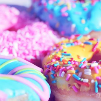 Posypki cukiernicze: Kreatywne wykończenie każdego deseru