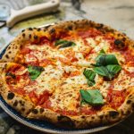 Pizza nad jeziorami – co wyróżnia dobrą pizzerię w Augustowie?